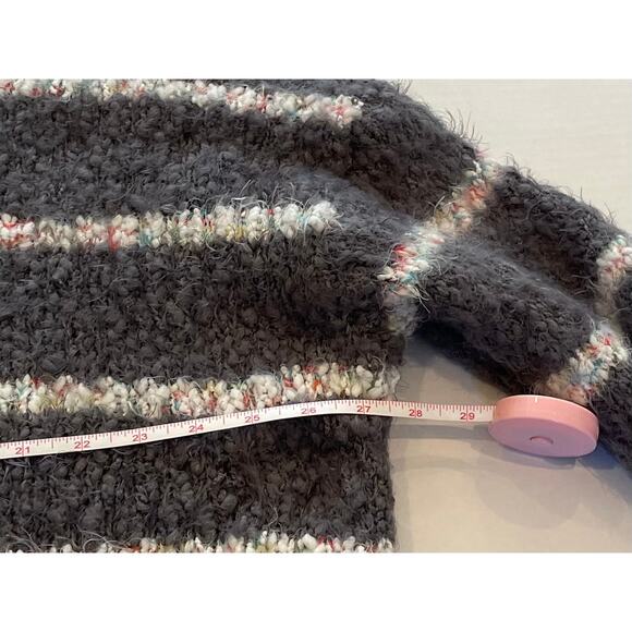 Davi & Dani Gray, White Fuzzy, Chunky Knit Boxy Oversized Sweater, 2XL - Picture 12 of 13